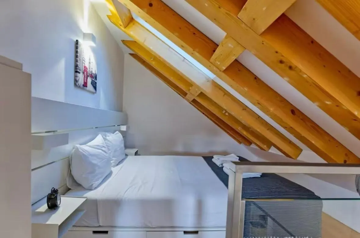 Charming Lisbon Loft With Rooftop Terrace 0*,  Portugal