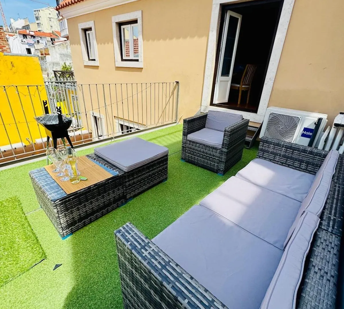 Charming Lisbon Loft With Rooftop Terrace