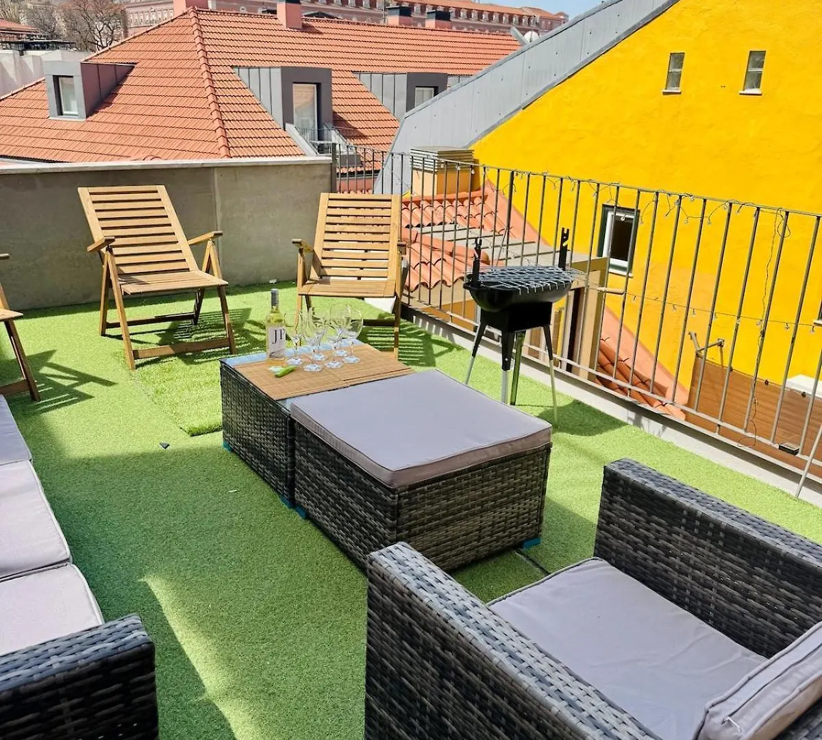 Apartment Charming Lisbon Loft With Rooftop Terrace