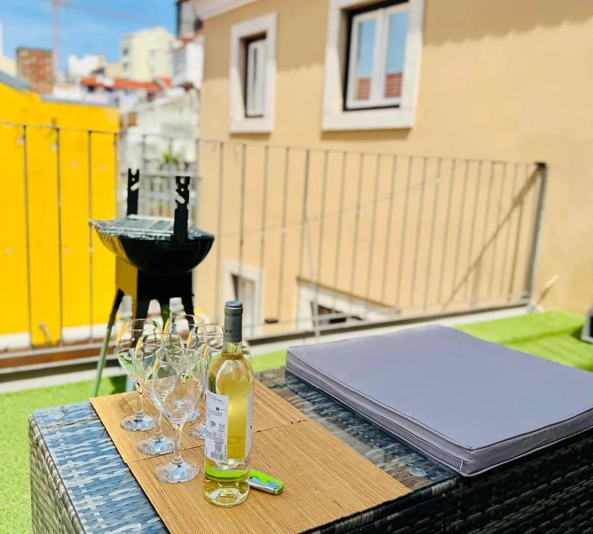 Charming Lisbon Loft With Rooftop Terrace شقة